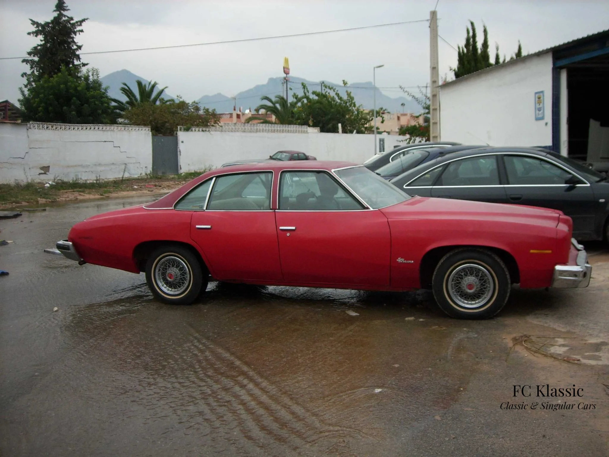 Pontiac Luxury LeMANS V8 Four Doors de 1974