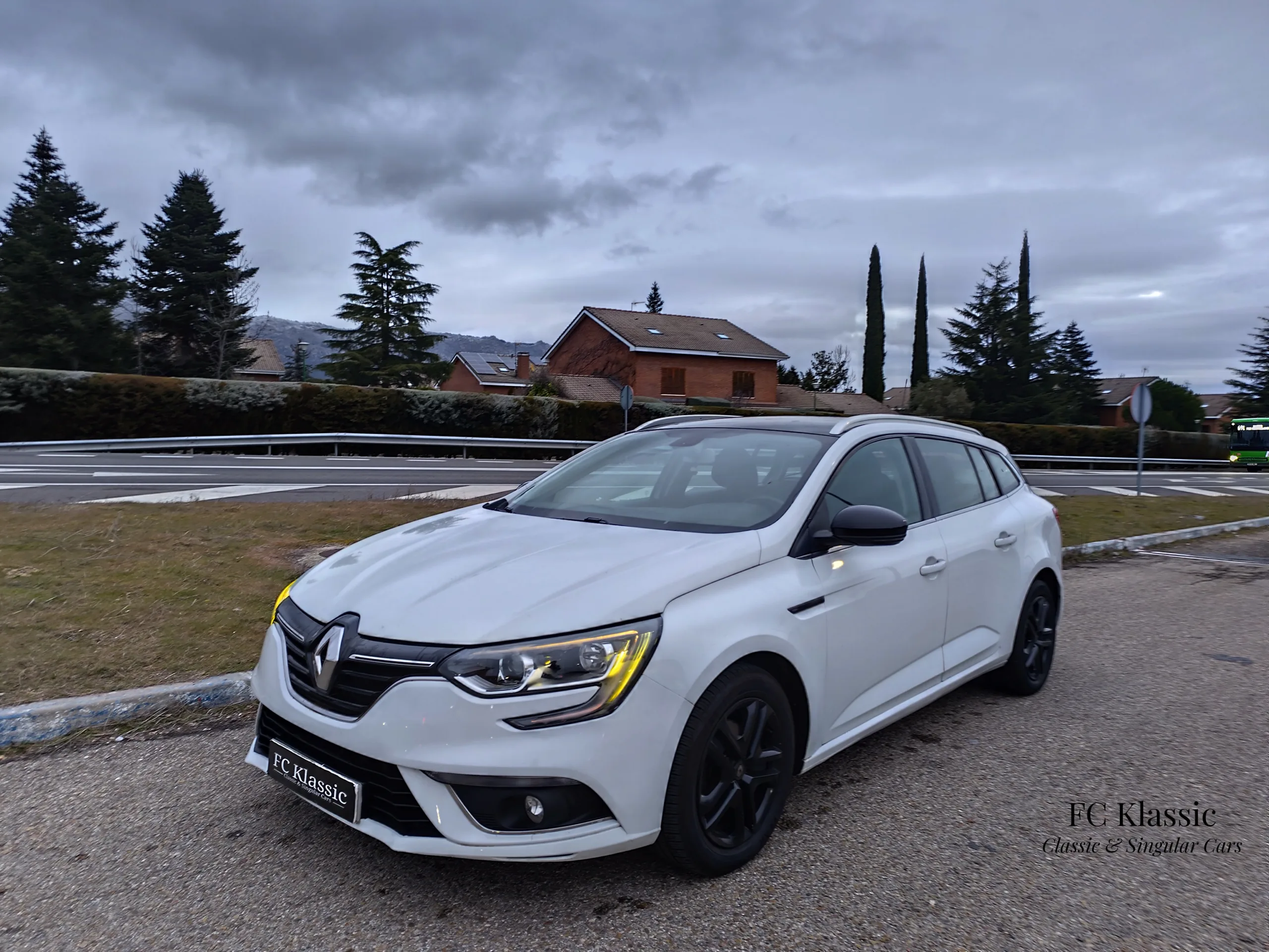Renault Megane Sport Tourer Black Line — 293.000 km — 1.500 cc — 115 CV — Navacerrada, Madrid.